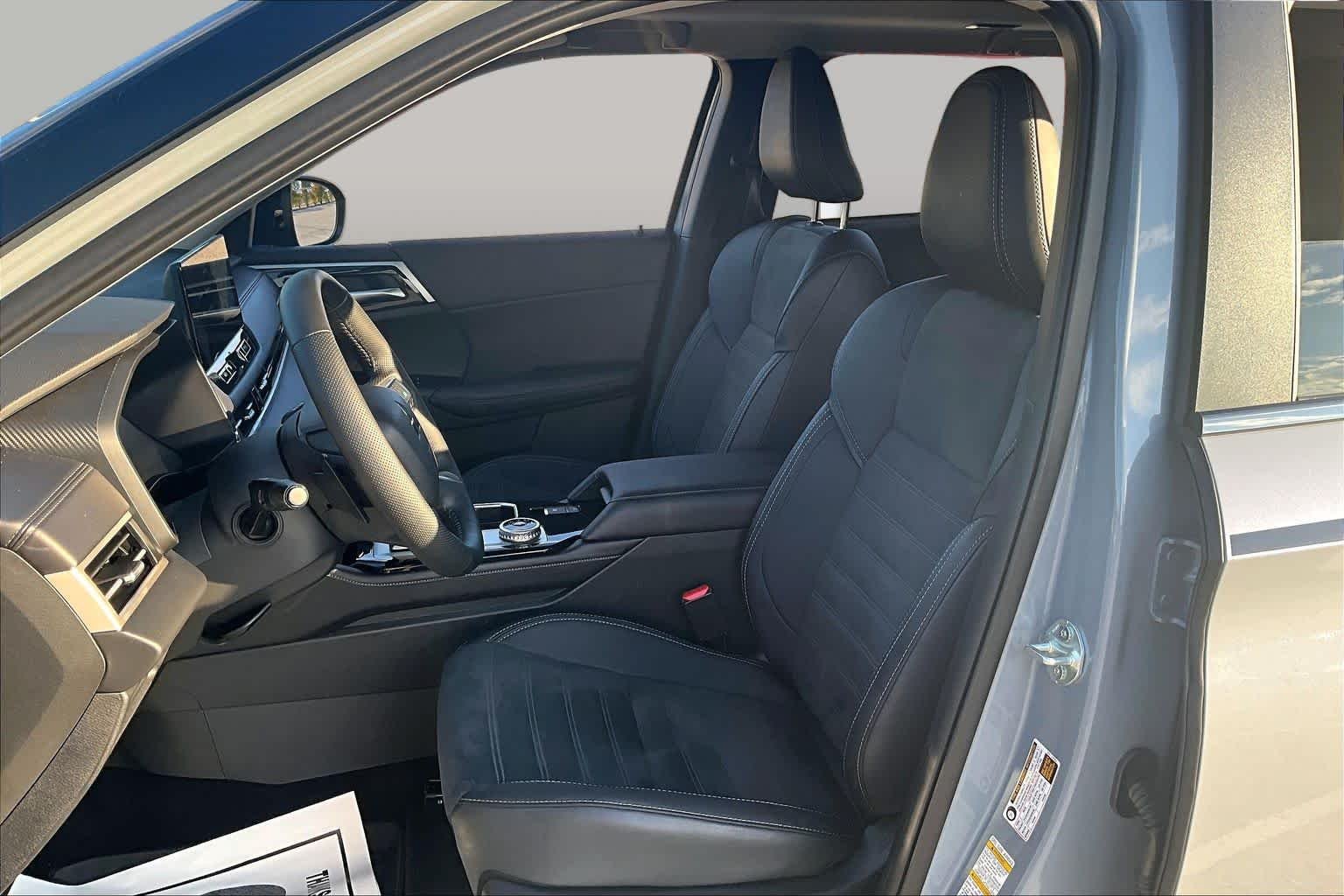 Used 2026 Moonstone Gray Metallic/Black Roof Mitsubishi Trail Edition image 8