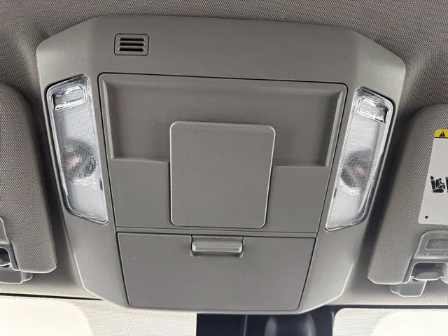 Used 2018 Blue Toyota SR5 image 13