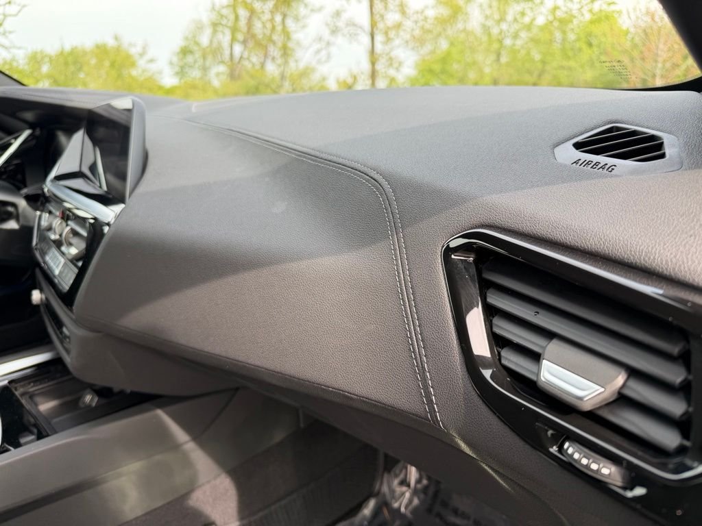 Used 2026 Black BMW sDrive30i image 24
