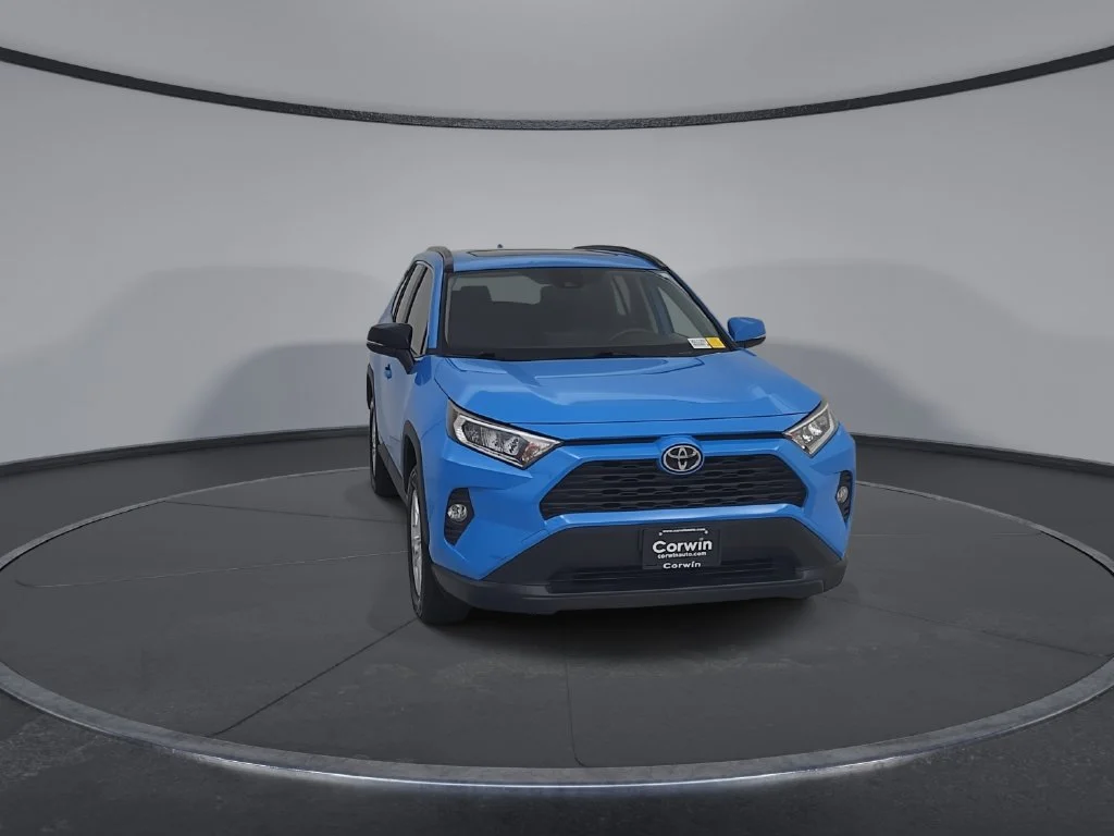 Used 2019 Blue Toyota XLE image 5