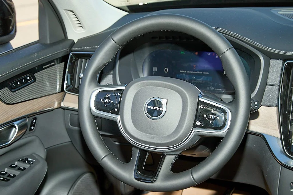 New 2026 Onyx Black Volvo Plus image 26