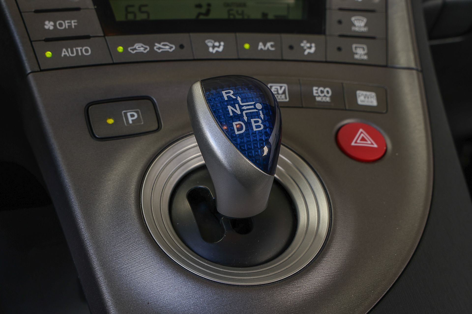 Used 2015 Blue Toyota Four image 18