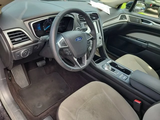 2019 Ford Fusion SE - Photo 19