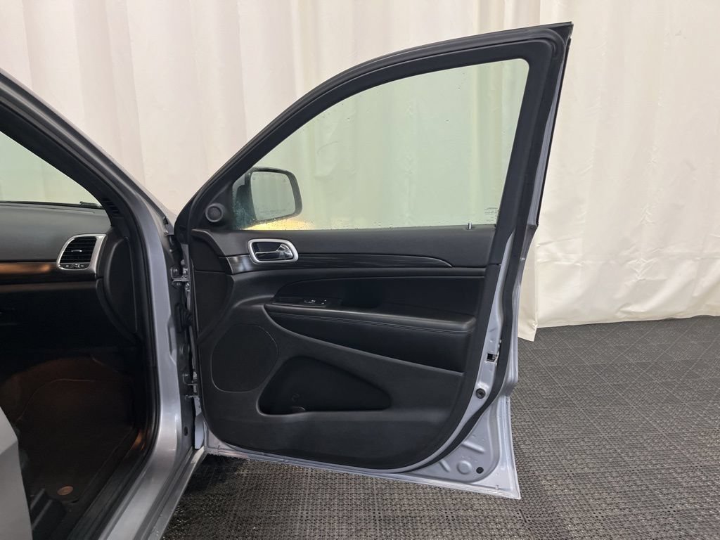 2019 Jeep Grand Cherokee Altitude - Photo 18