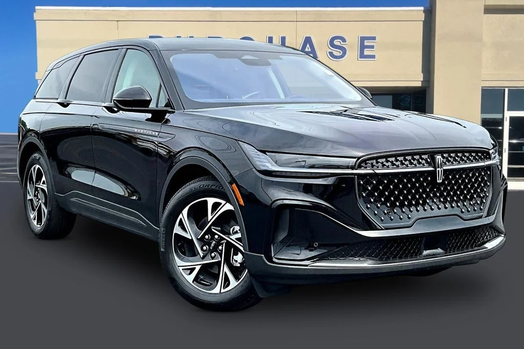 2026 Lincoln Nautilus Premiere AWD's photo