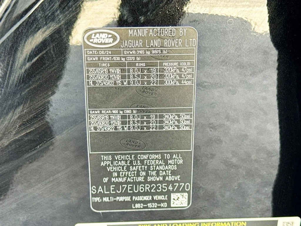 Used 2024  Land Rover S image 34