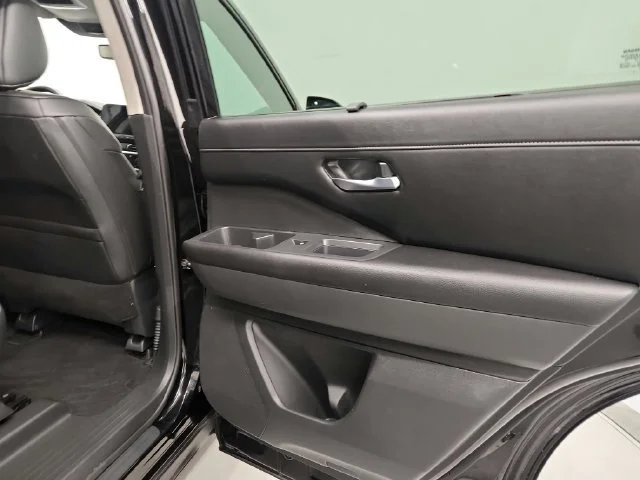 Used 2025 Super Black Nissan SL image 25