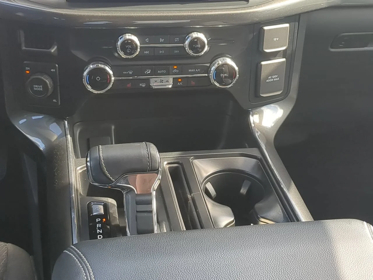 Used 2023 Avalanche Gray Ford XLT image 18