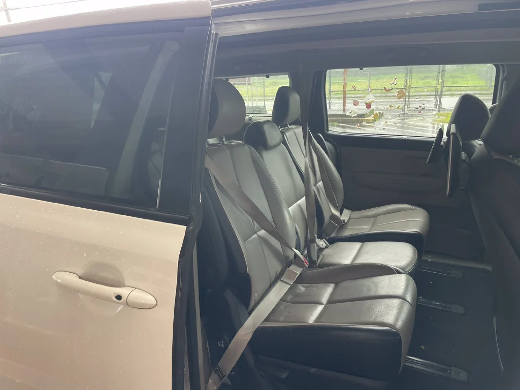 Used 2019 White Kia EX image 10