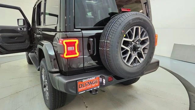 New 2026 Black Clear-Coat Exterior Paint Jeep Sahara image 17