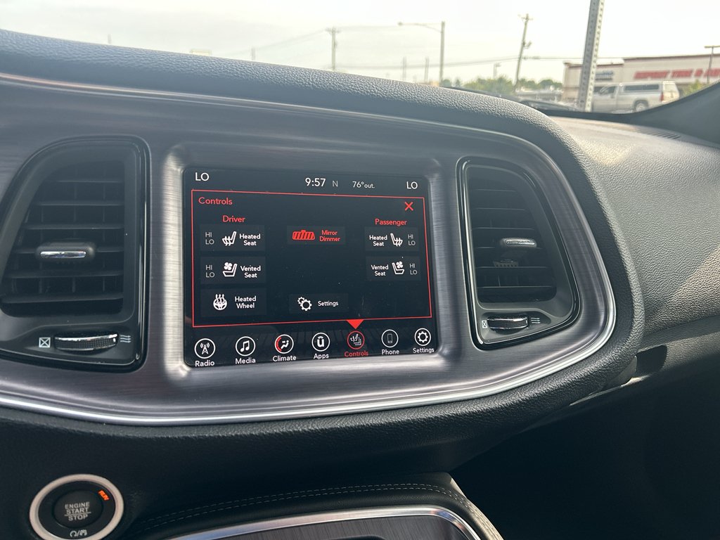 Used 2017 Go Mango Dodge 392 Hemi Scat Pack Shaker image 11