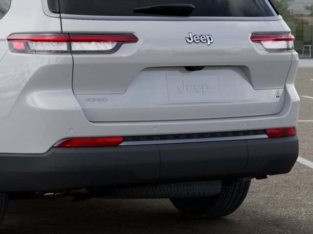 New 2026 Bright White Clear-Coat Exterior Paint Jeep  image 14