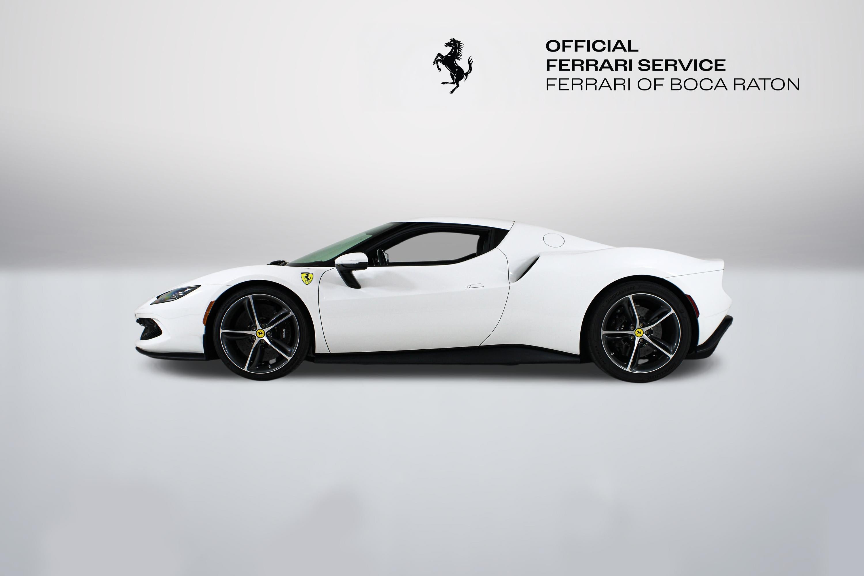 Used 2025 Bianco Cervino Ferrari  image 4
