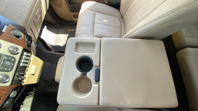 Used 2016 Caribou Metallic Ford Lariat image 27