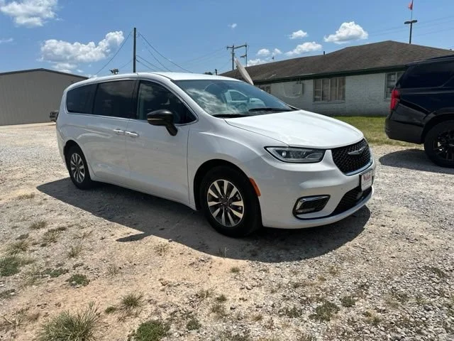 2024 Chrysler Pacifica Hybrid Select
