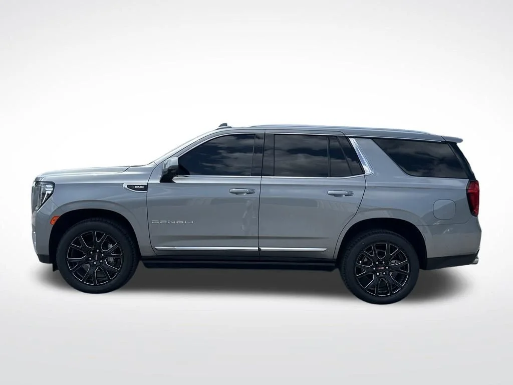 Used 2023 Silver GMC Denali image 3