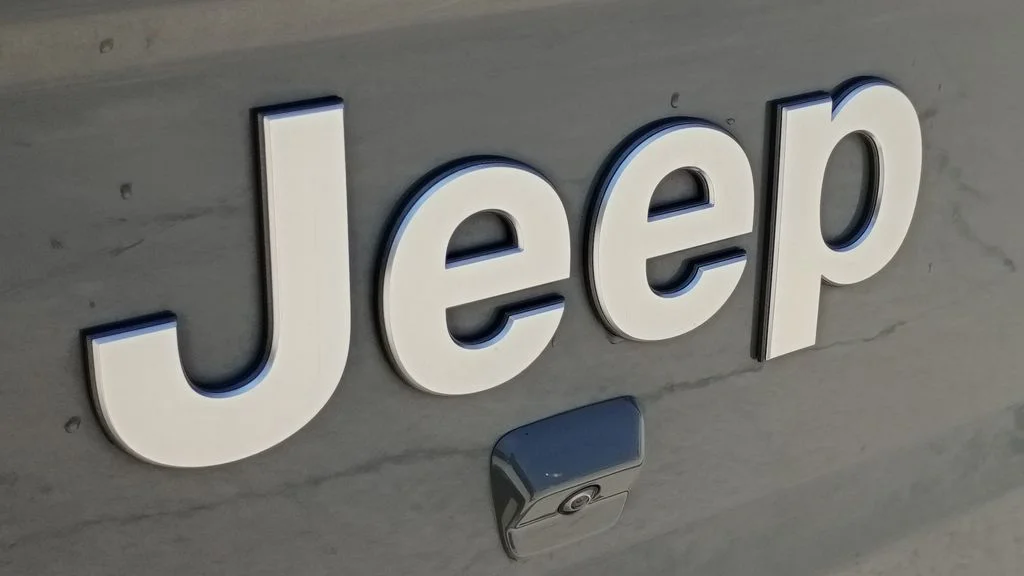 Used 2020 Gray Jeep Overland image 11