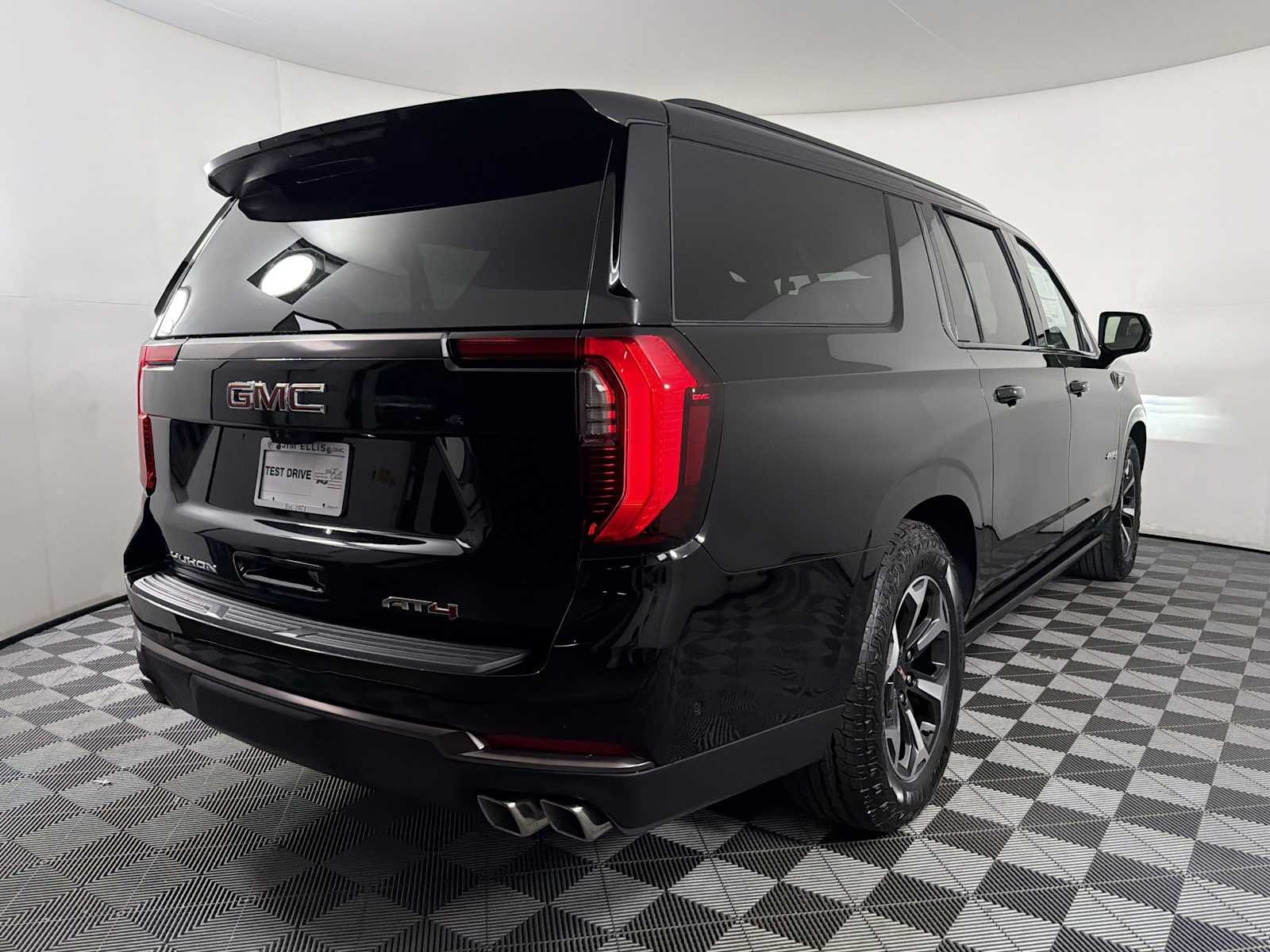 2026 GMC Yukon XL AT4 Ultimate - Photo 6
