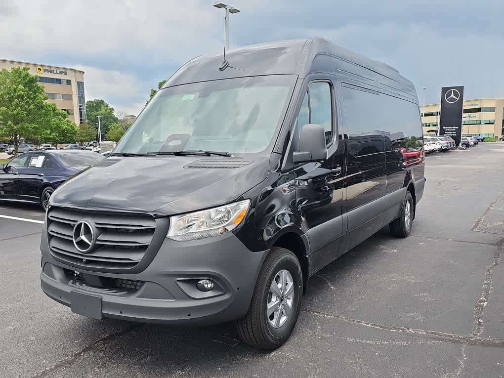 New 2026 Obsidian Black Metallic Mercedes-Benz  image 4