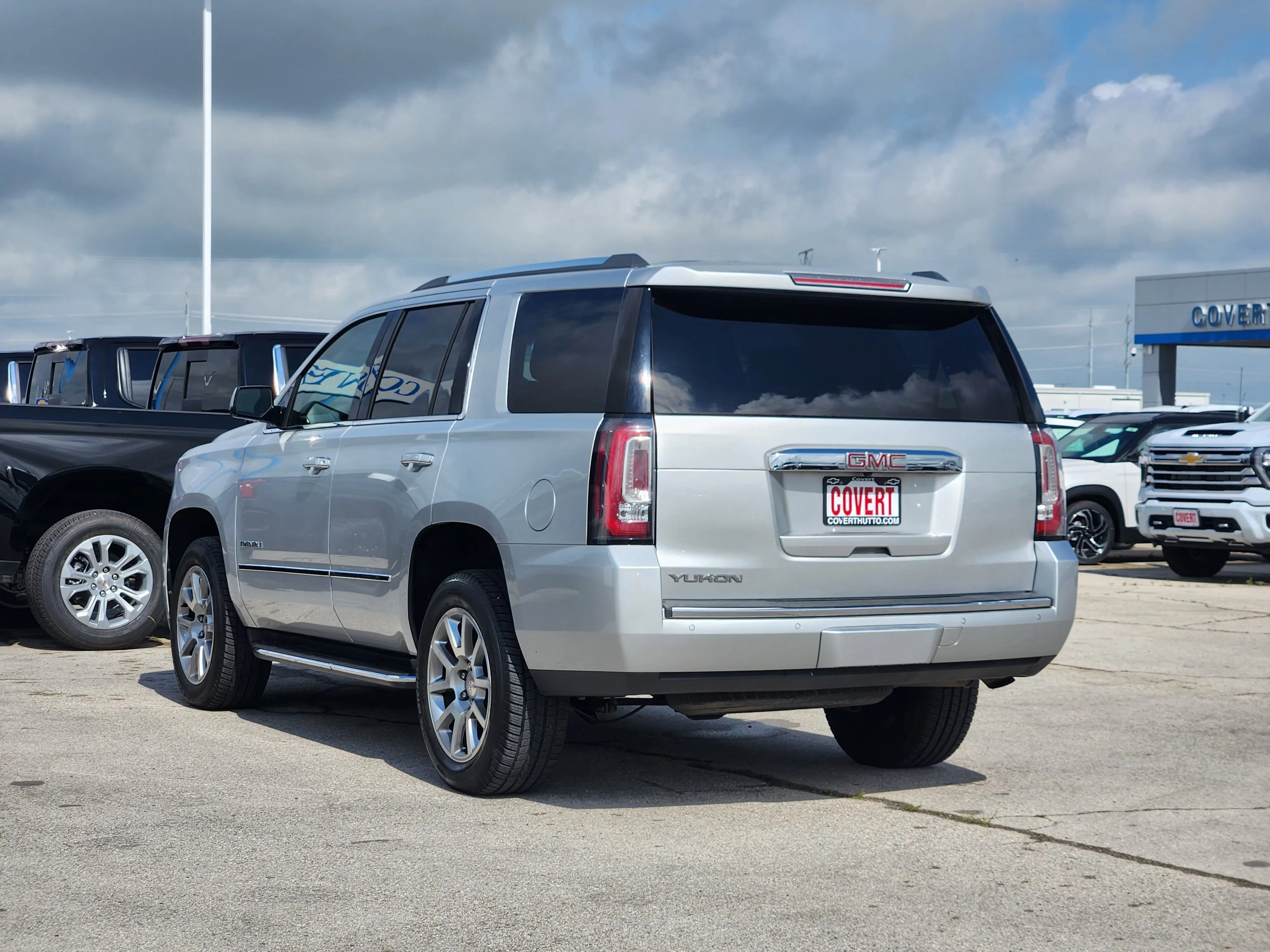 Used 2018 Quicksilver Metallic GMC Denali image 5