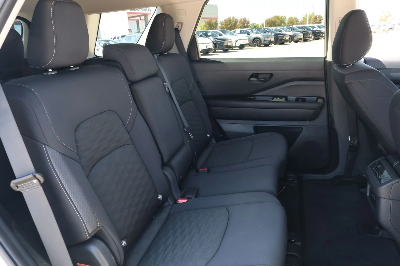 Used 2024 White Nissan SV image 31