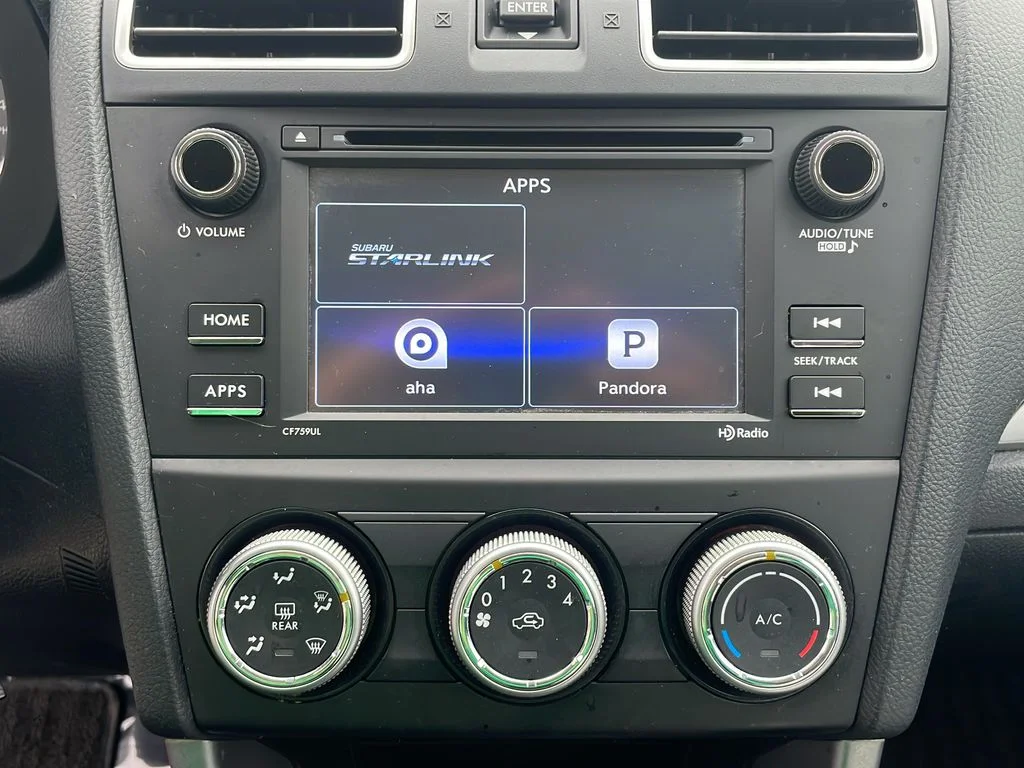 Used 2018 Silver Subaru 2.5i image 32