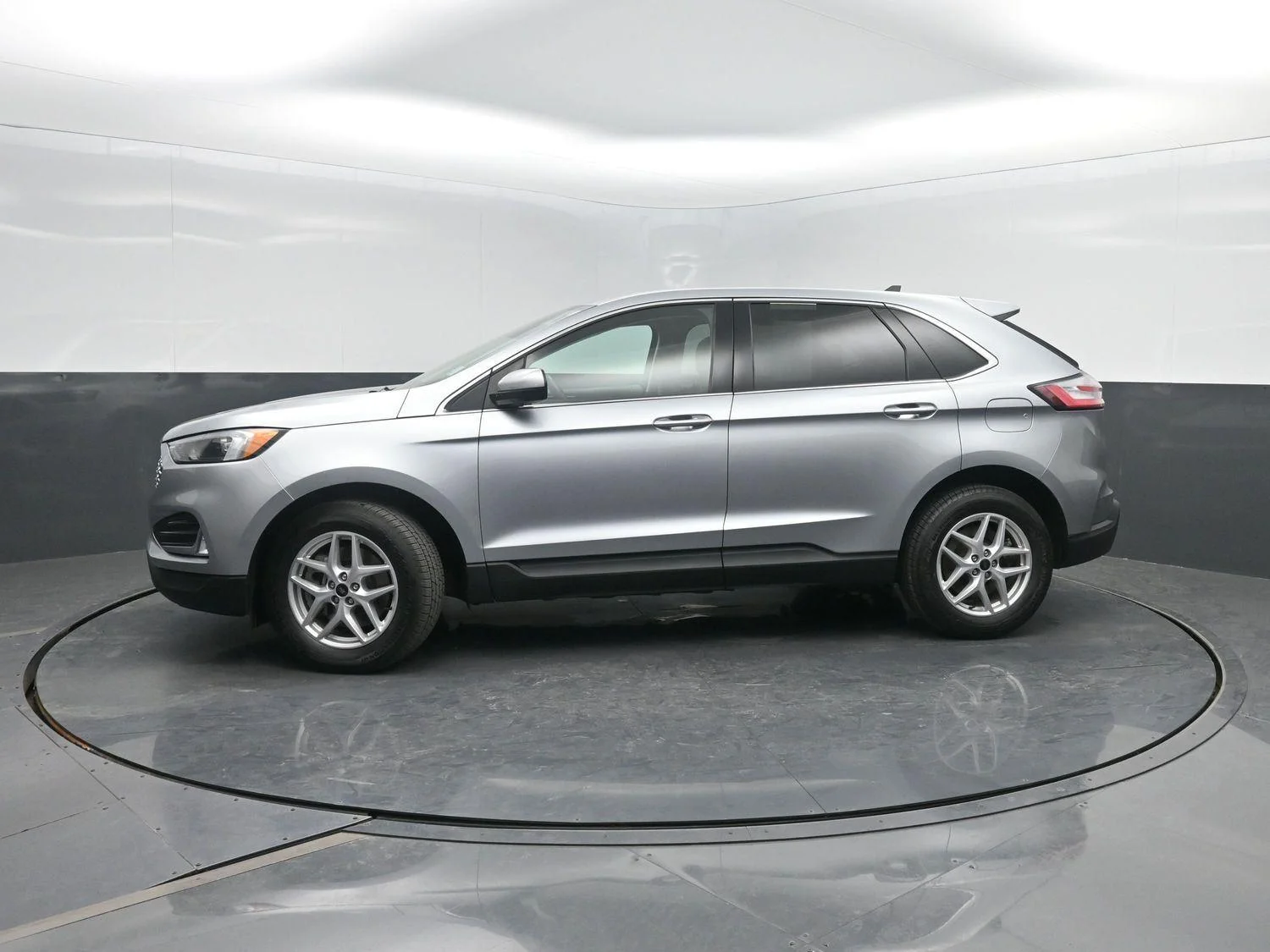 2023 Ford Edge SEL AWD's photo