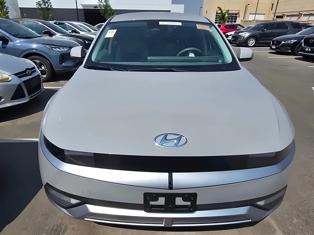Used 2024 Cyber Gray Hyundai SEL image 18
