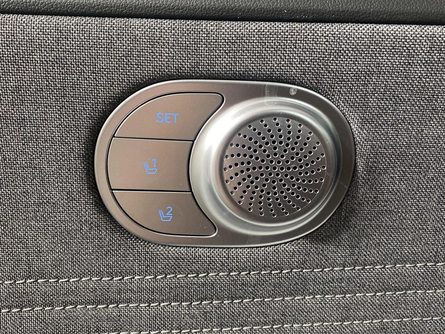 Used 2024 Fluid Metal Hyundai Limited image 28