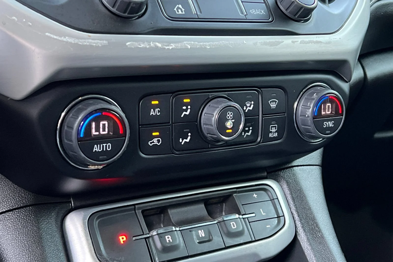Used 2023 Sterling Metallic GMC SLE image 20