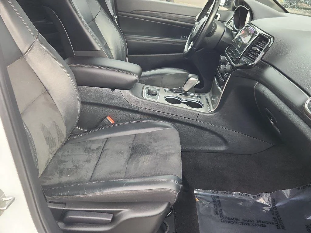 Used 2022 Bright White Clearcoat Jeep Laredo X image 16