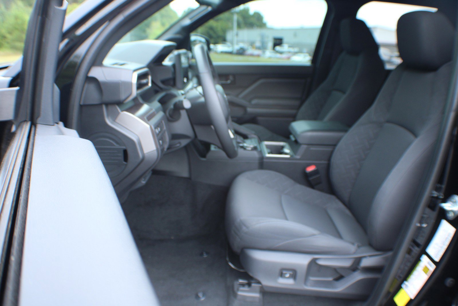 2024 Toyota Tacoma SR5 - Photo 11