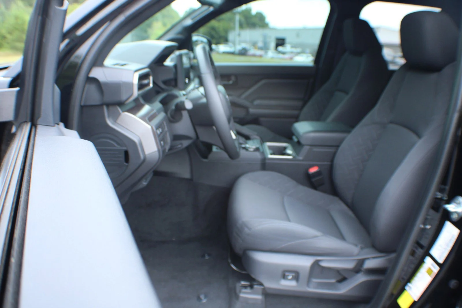 2024 Toyota Tacoma SR5 - Photo 11