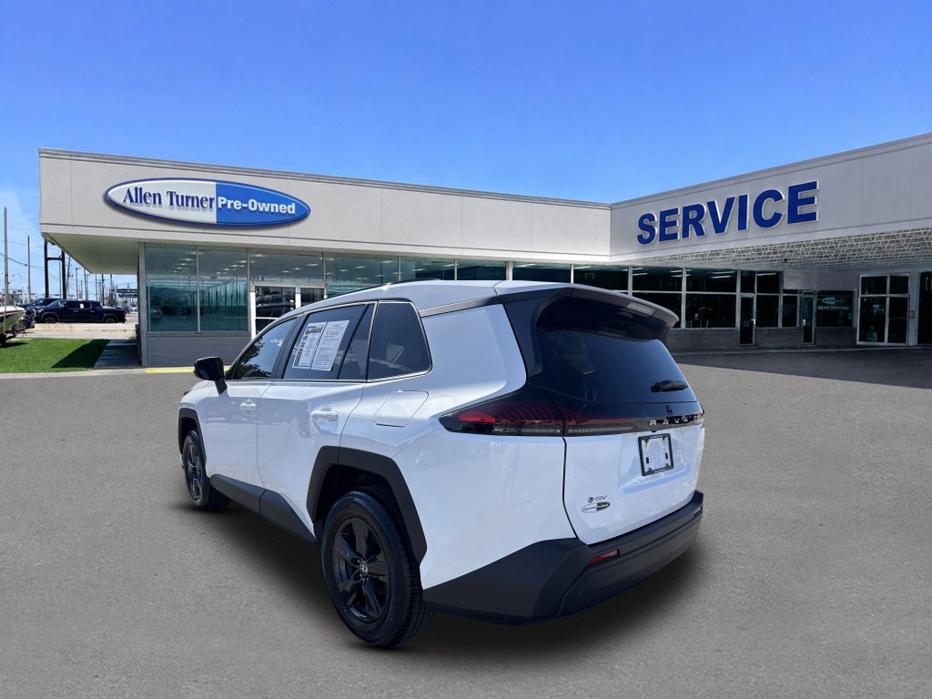 2026 Toyota RAV4 LE - Photo 6