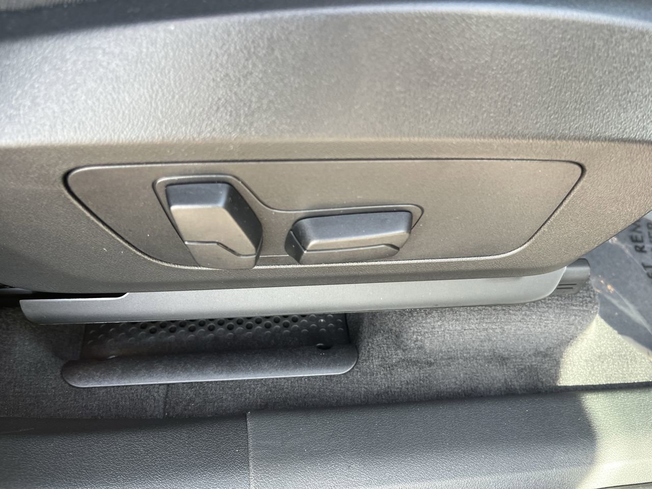 2025 BMW X1 28i - Photo 38