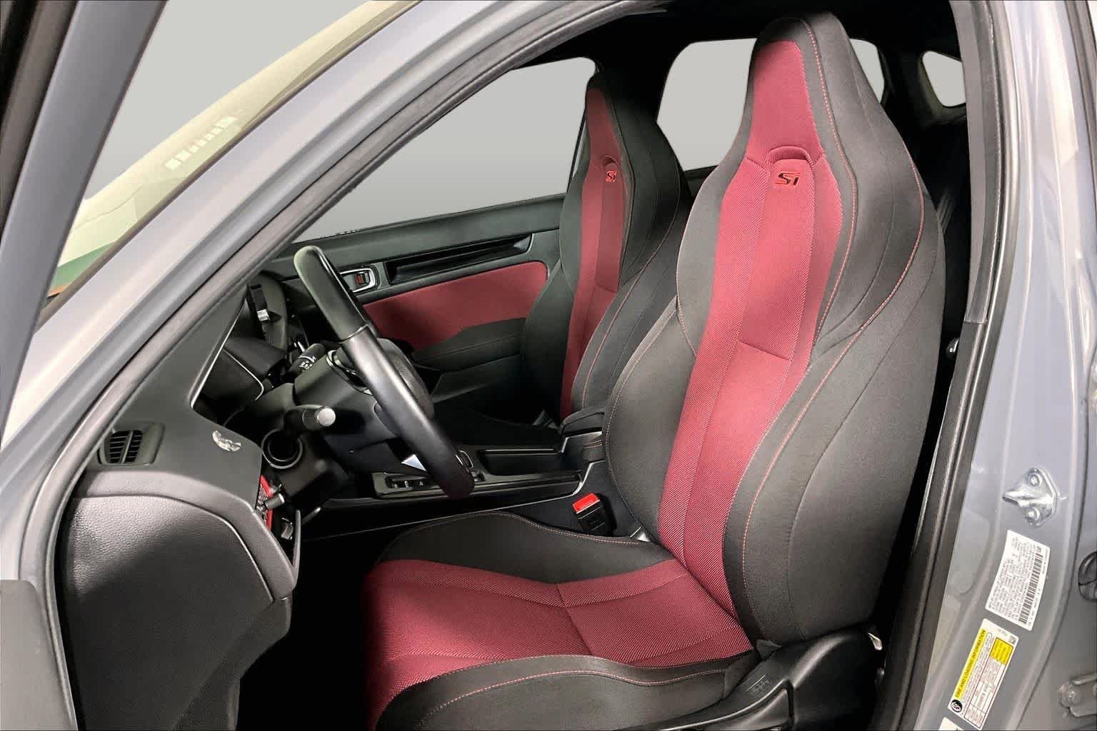 Used 2025 Urban Gray Pearl Honda  image 8