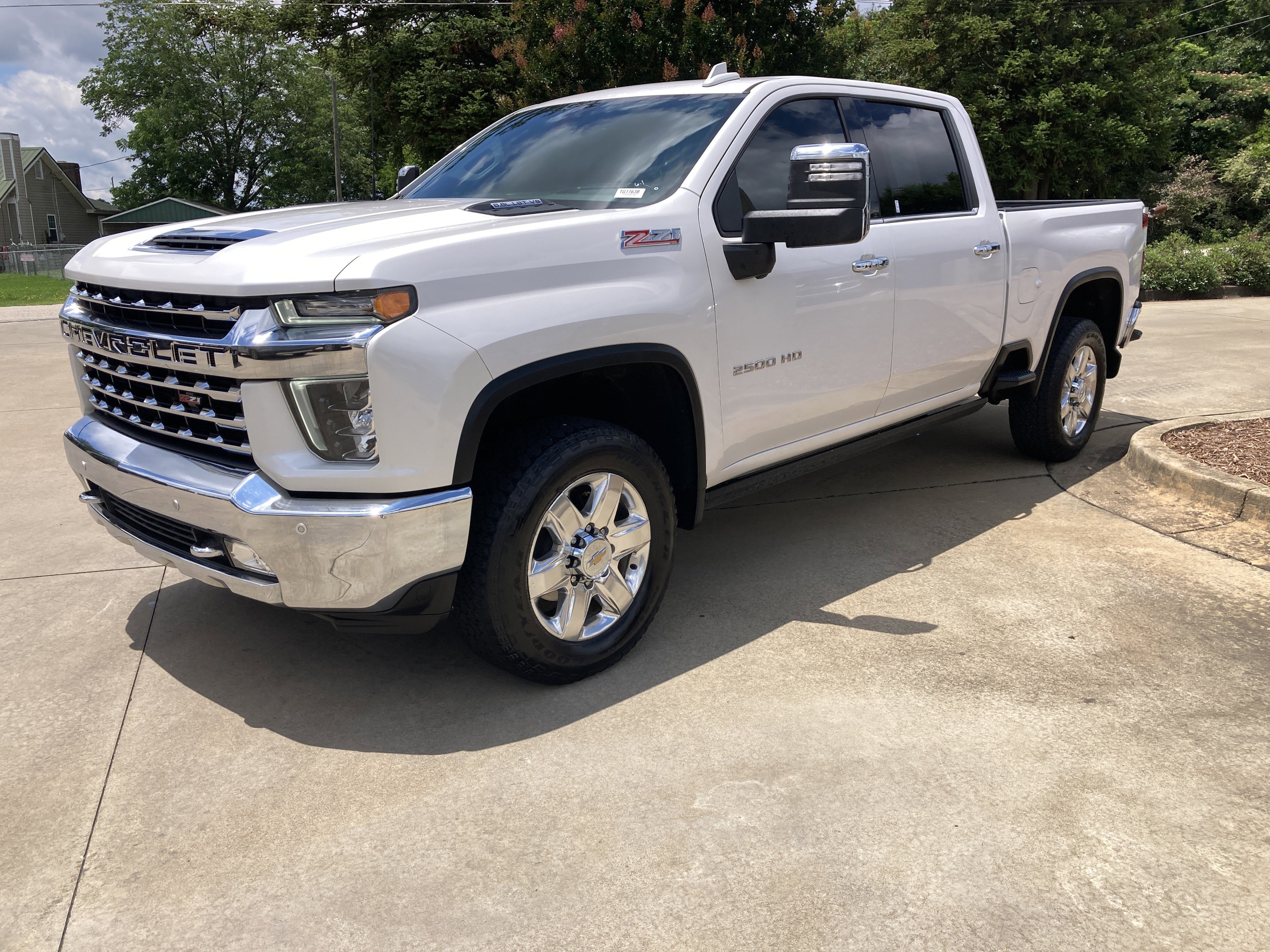 2022 Chevrolet Silverado HD LTZ 4WD Crew Cab Standard Box's photo