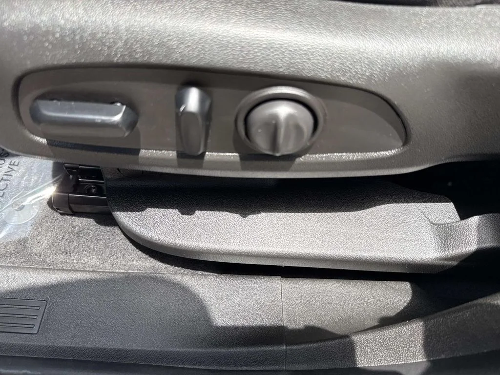 Used 2020 Black Chevrolet LS image 25