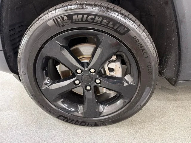 Used 2023 Black Jeep Altitude image 31