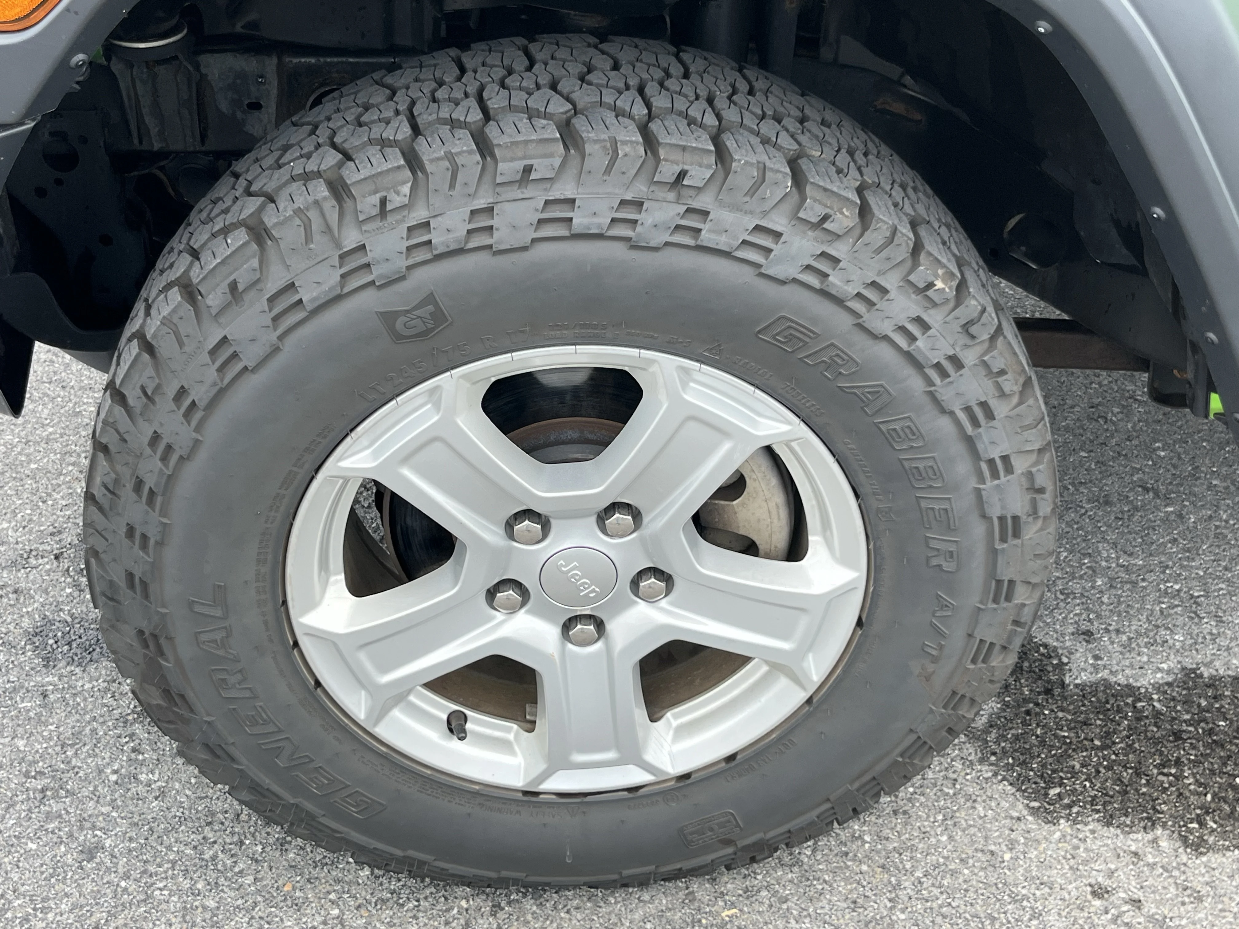 Used 2018 Mojito! Clearcoat Jeep Unlimited Sport S image 12