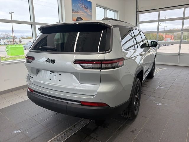 New 2026 Silver Zynith Exterior Paint Jeep Laredo image 5
