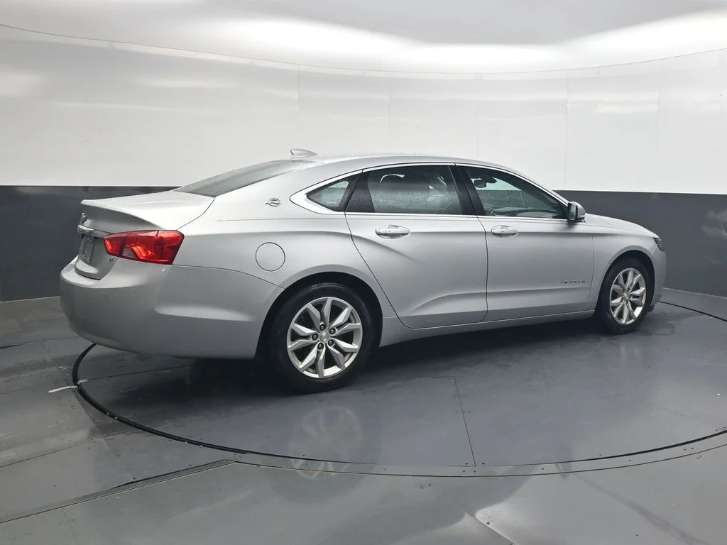 Used 2020 Silver Chevrolet LT image 4