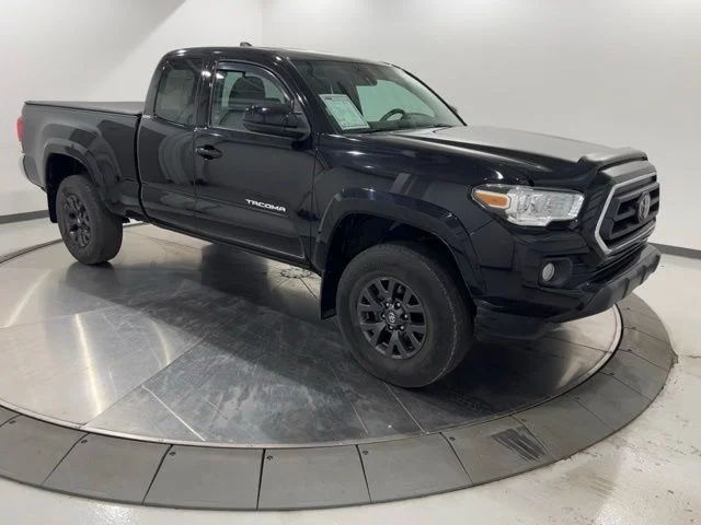 Used 2022 Black Toyota SR5 image 4