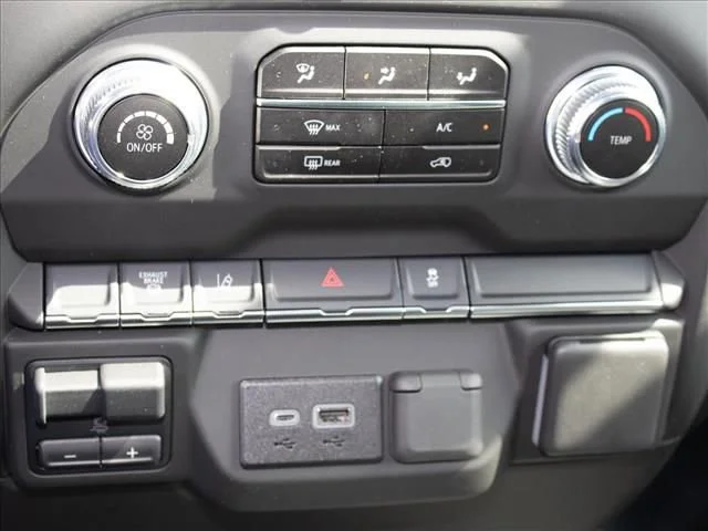 2025 GMC Sierra 3500 Chassis Cab Pro - Photo 14