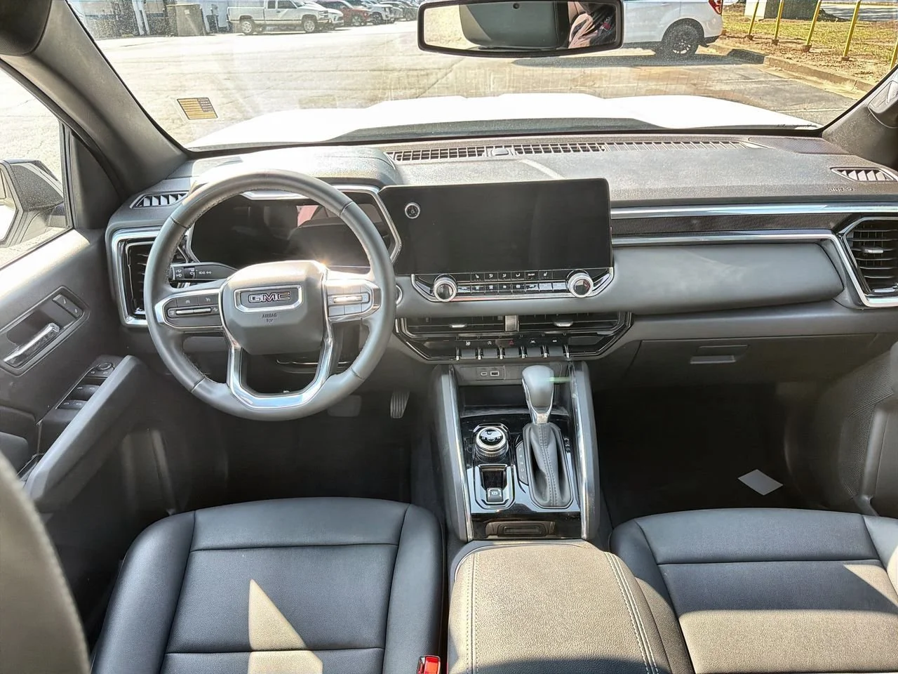 Used 2025 Summit White GMC Elevation image 17