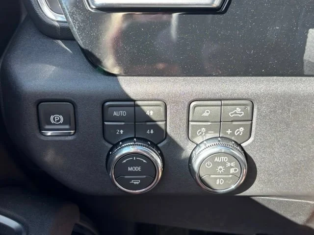 New 2026 Onyx Black GMC SLT image 32