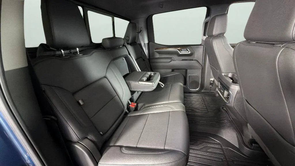 Used 2026 Downpour Metallic GMC Elevation image 30