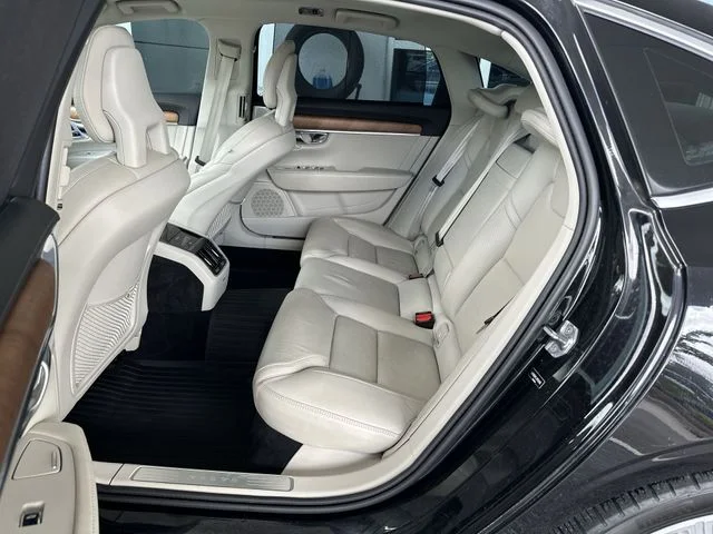 Used 2018 Black Volvo T6 Inscription image 23