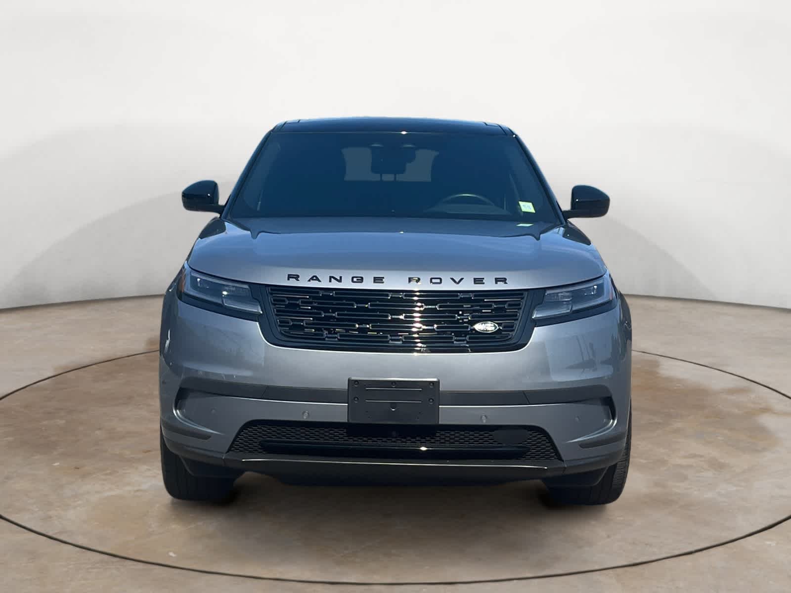 Certified Used 2026 Zadar Grey Premium Metallic Land Rover S image 8