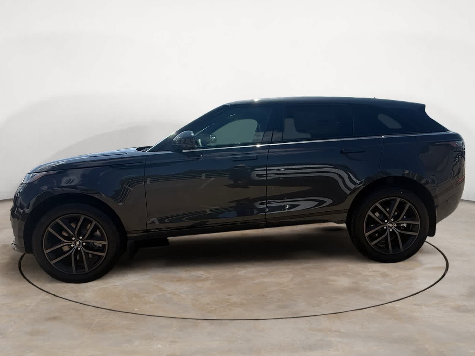 New 2026 Carpathian Grey Land Rover Belgravia Edition image 2